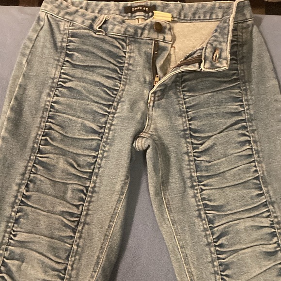 Stretchy quality, hip, hugging jeans with boot cut - Picture 2 of 8